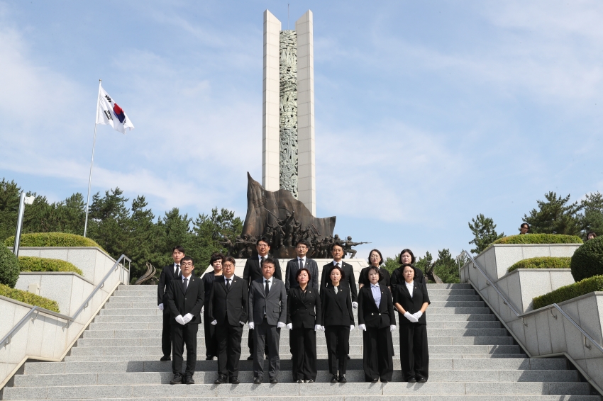 제9대 현충탑 참배_1